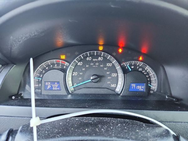 2014 TOYOTA CAMRY