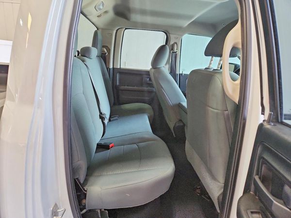 2017 RAM 1500 ST QUAD CAB 4X4