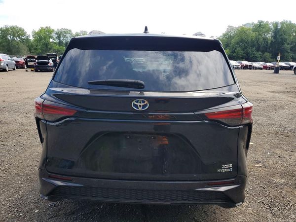 2021 TOYOTA SIENNA XSE Plus Package