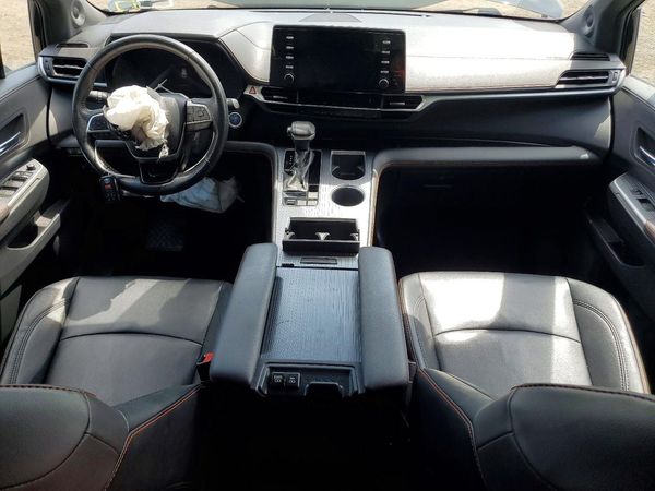 2021 TOYOTA SIENNA XSE Plus Package