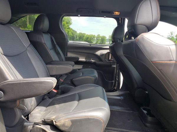 2021 TOYOTA SIENNA XSE Plus Package