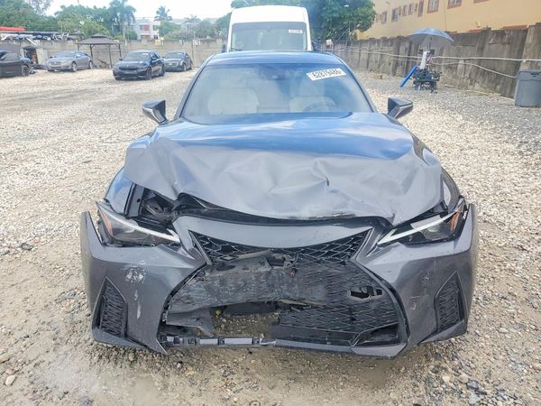 2021 LEXUS IS