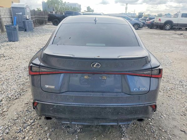 2021 LEXUS IS