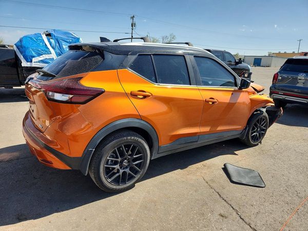 2021 NISSAN KICKS