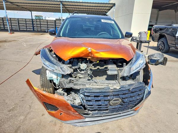 2021 NISSAN KICKS
