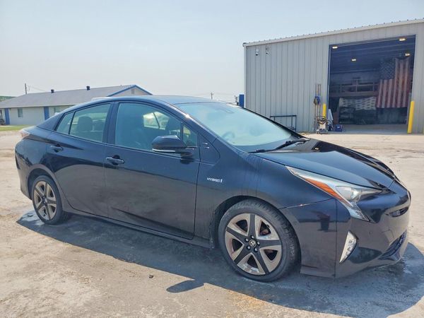2016 TOYOTA PRIUS