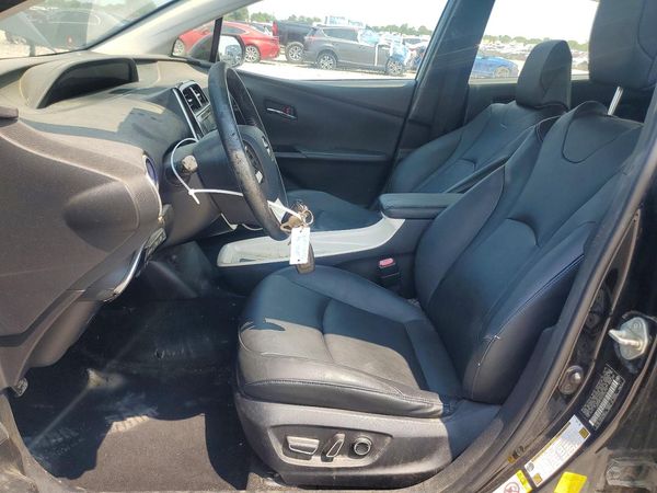 2016 TOYOTA PRIUS