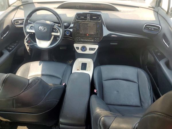 2016 TOYOTA PRIUS