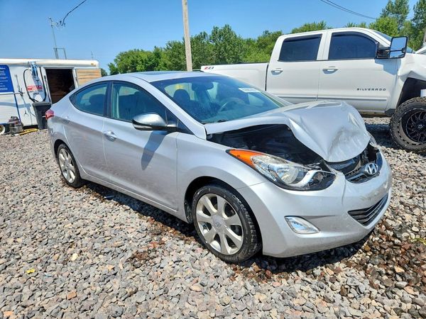 2013 HYUNDAI ELANTRA