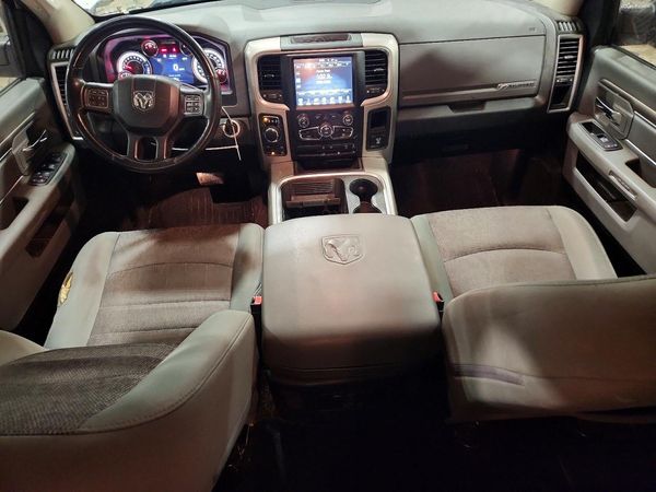 2017 RAM 1500 SLT CREW CAB 4X4