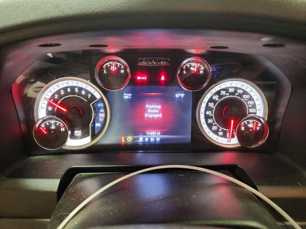 2017 RAM 1500 SLT CREW CAB 4X4