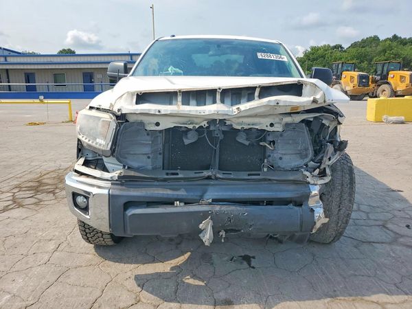 2016 TOYOTA TUNDRA SR5