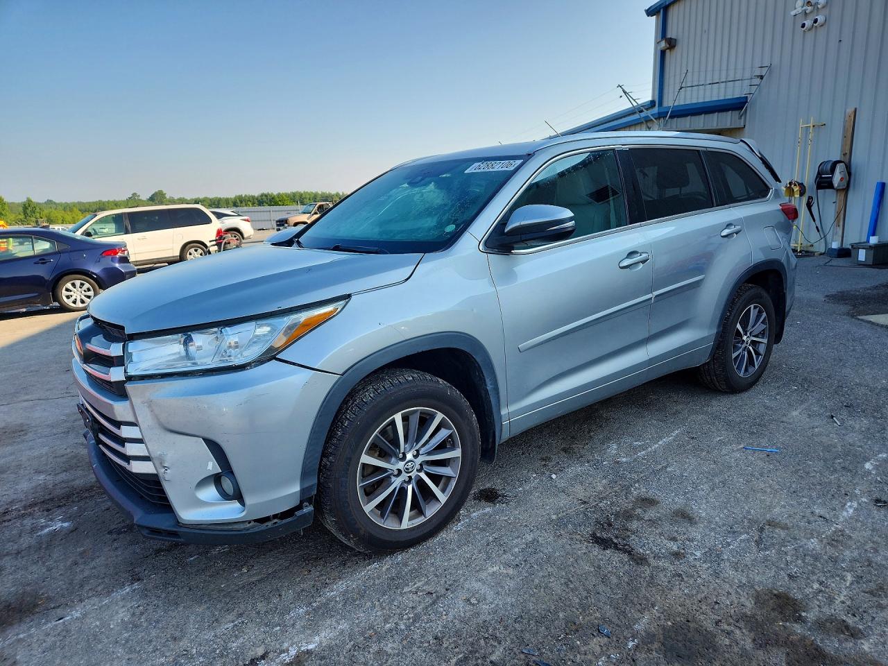 2017 TOYOTA HIGHLANDER SE/XLE