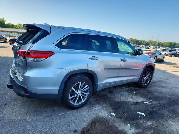 2017 TOYOTA HIGHLANDER SE/XLE