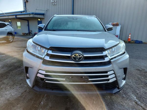 2017 TOYOTA HIGHLANDER SE/XLE