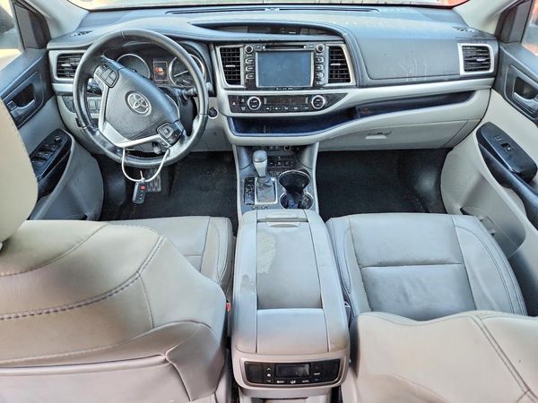 2017 TOYOTA HIGHLANDER SE/XLE