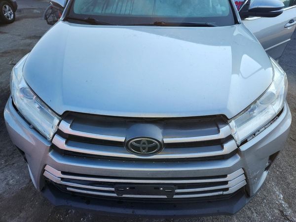 2017 TOYOTA HIGHLANDER SE/XLE