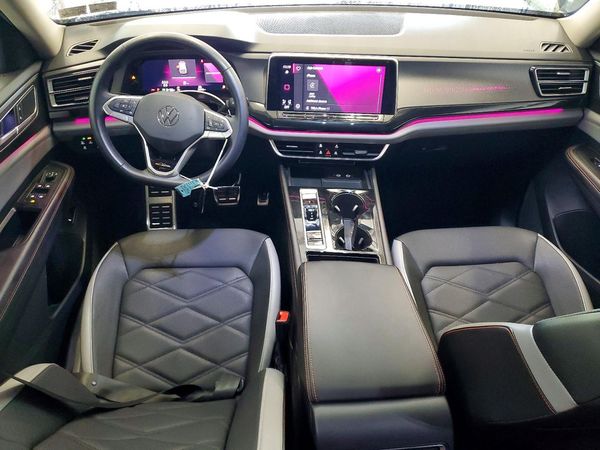 2024 VOLKSWAGEN ATLAS 4Motion Peak Edition SE