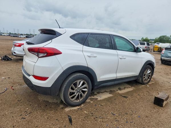 2017 HYUNDAI TUCSON SE (no options)