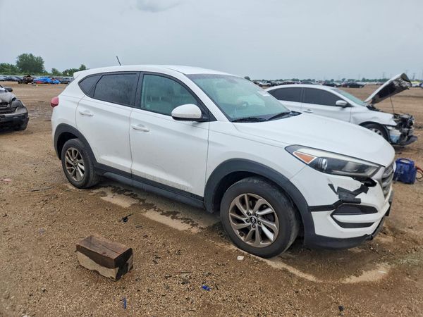 2017 HYUNDAI TUCSON SE (no options)