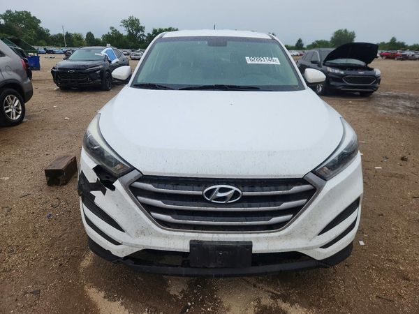 2017 HYUNDAI TUCSON SE (no options)