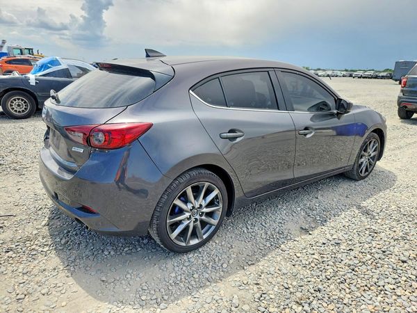 2018 MAZDA 3