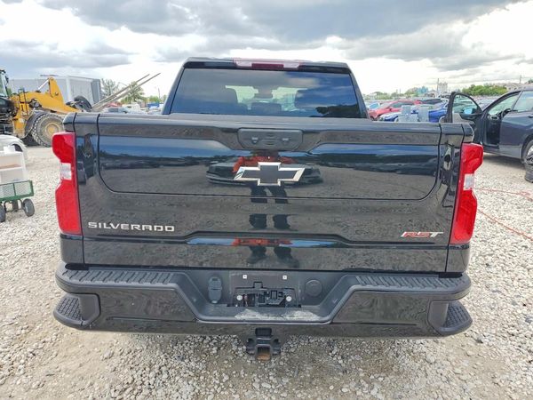 2024 CHEVROLET SILVERADO RST