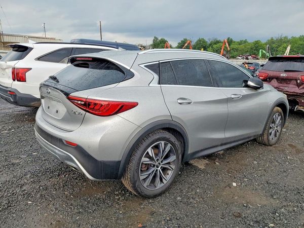 2017 INFINITI QX30