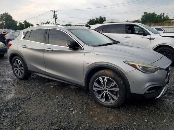 2017 INFINITI QX30
