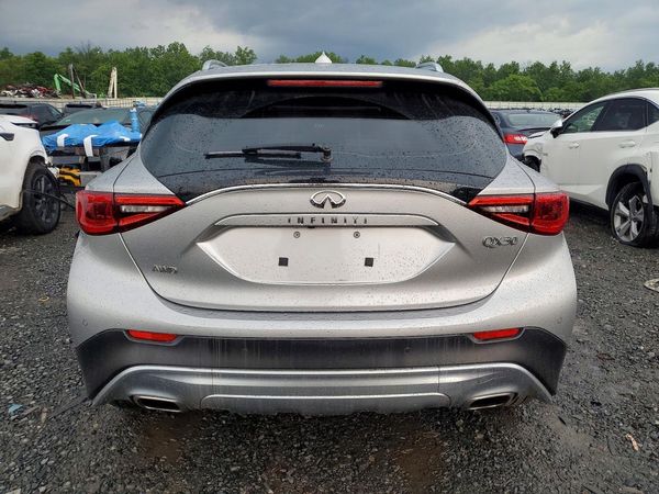 2017 INFINITI QX30