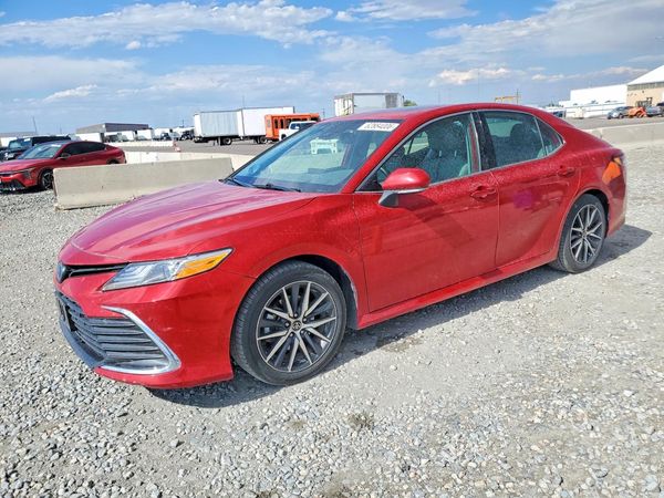 2023 TOYOTA CAMRY XLE