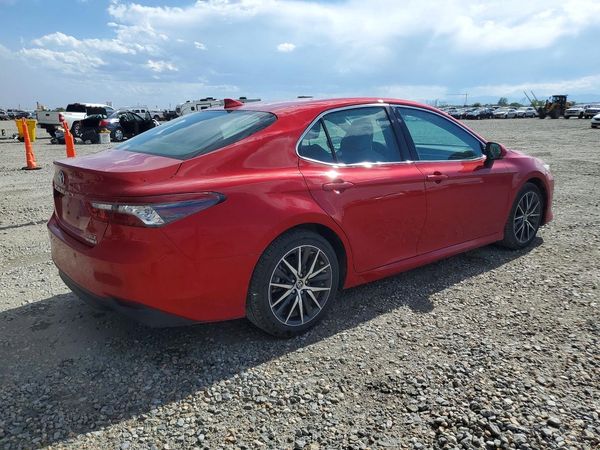 2023 TOYOTA CAMRY XLE