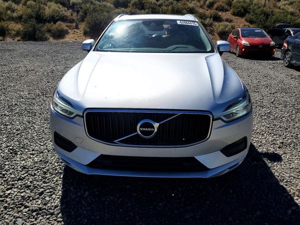2018 VOLVO XC60 Momentum