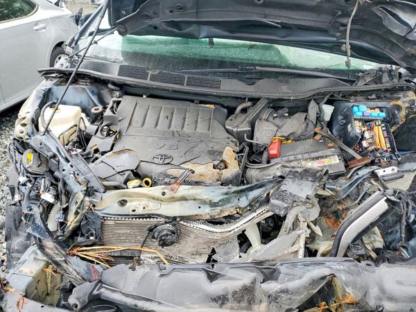 2015 TOYOTA VENZA XLE — Engine bay
