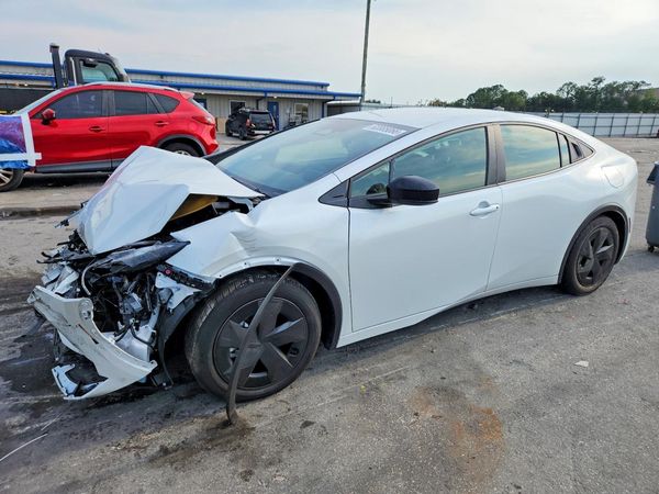 2026 TOYOTA PRIUS — Front 3/4