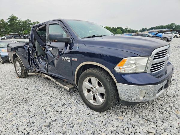 2013 RAM 1500 SLT