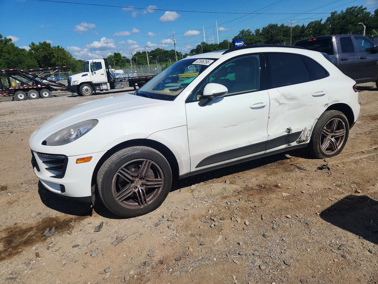 2016 PORSCHE MACAN