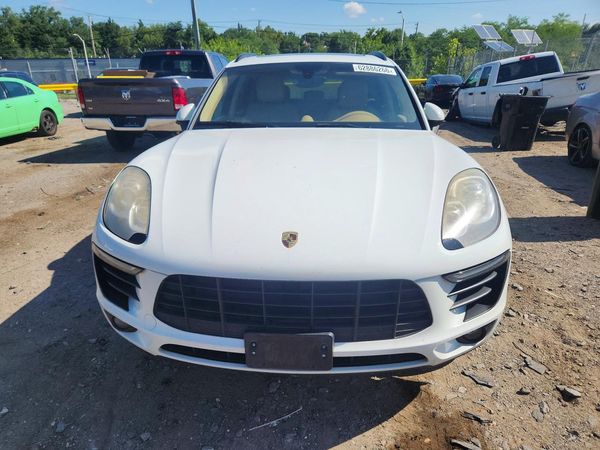 2016 PORSCHE MACAN