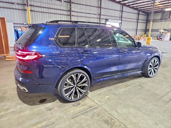 2025 BMW X7 xDrive40i