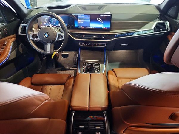 2025 BMW X7 xDrive40i