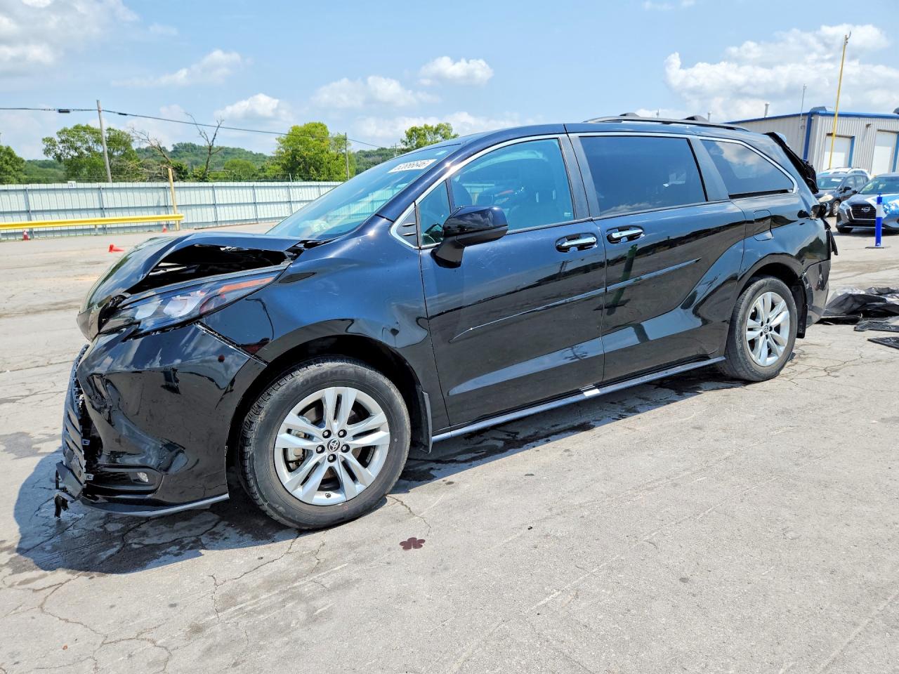 2023 TOYOTA SIENNA XSE / XLE