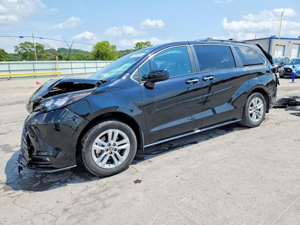2023 TOYOTA SIENNA XSE / XLE
