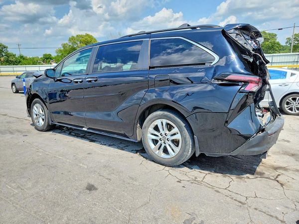 2023 TOYOTA SIENNA XSE / XLE