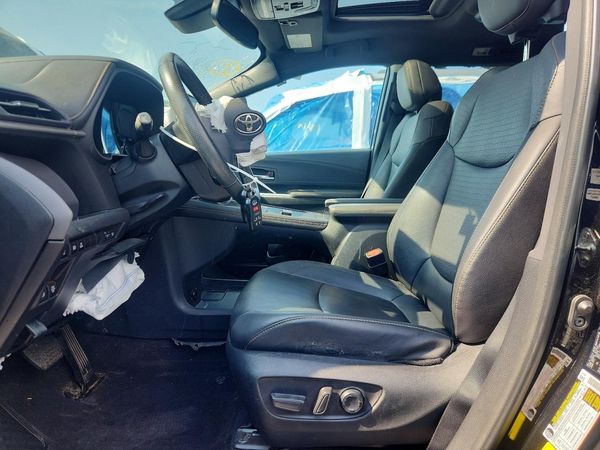 2023 TOYOTA SIENNA XSE / XLE
