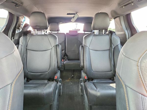 2023 TOYOTA SIENNA XSE / XLE