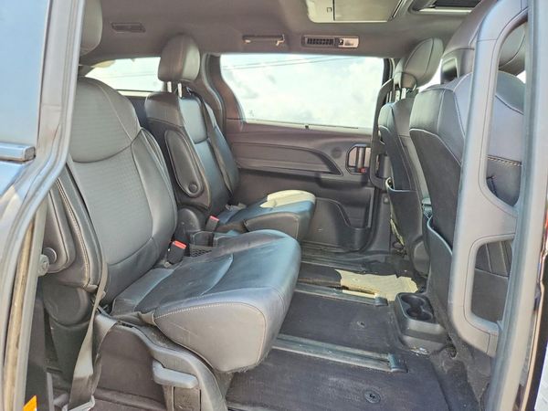 2023 TOYOTA SIENNA XSE / XLE