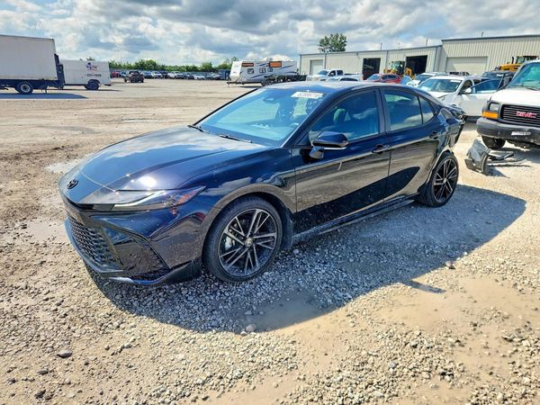 2025 TOYOTA CAMRY