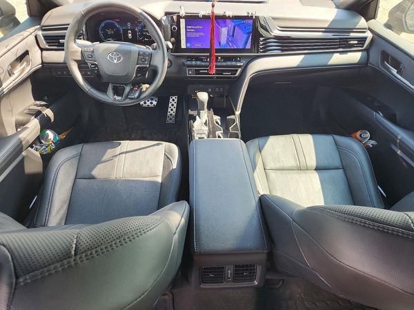 2025 TOYOTA CAMRY