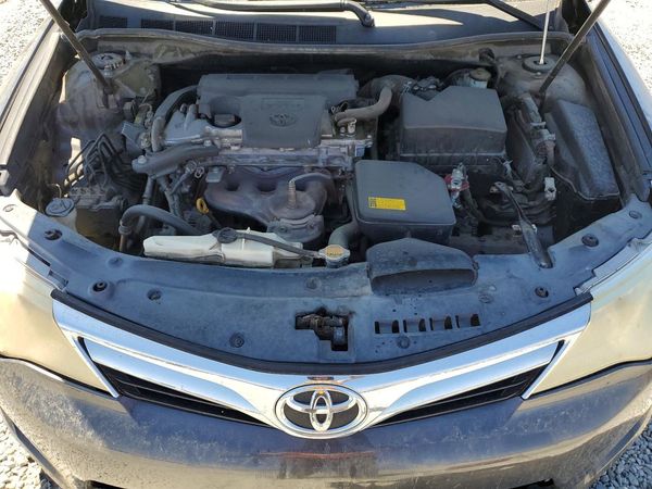 2012 TOYOTA CAMRY — Engine bay
