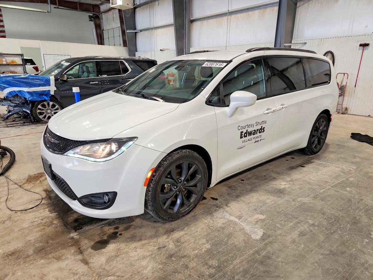 2020 CHRYSLER PACIFICA Touring